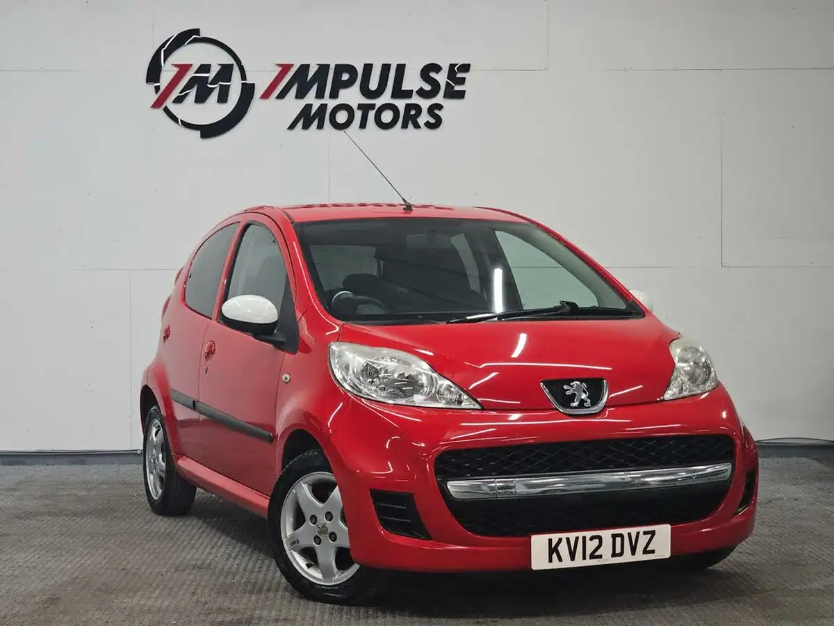 2012-peugeot-107-10-sportium-5d-big-0