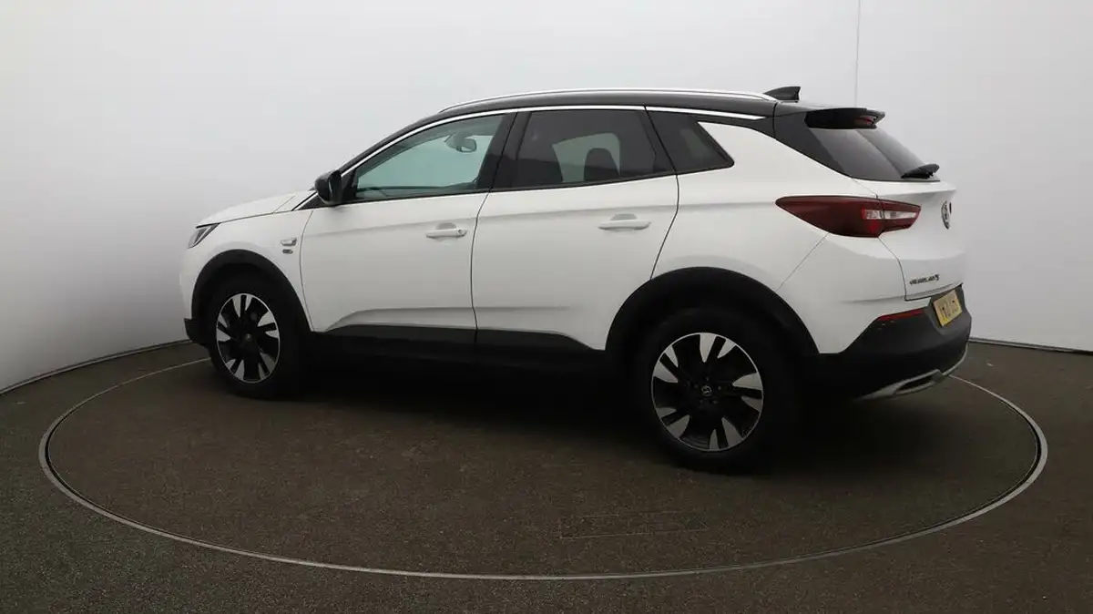 2021-vauxhall-grandland-x-12-griffin-big-40