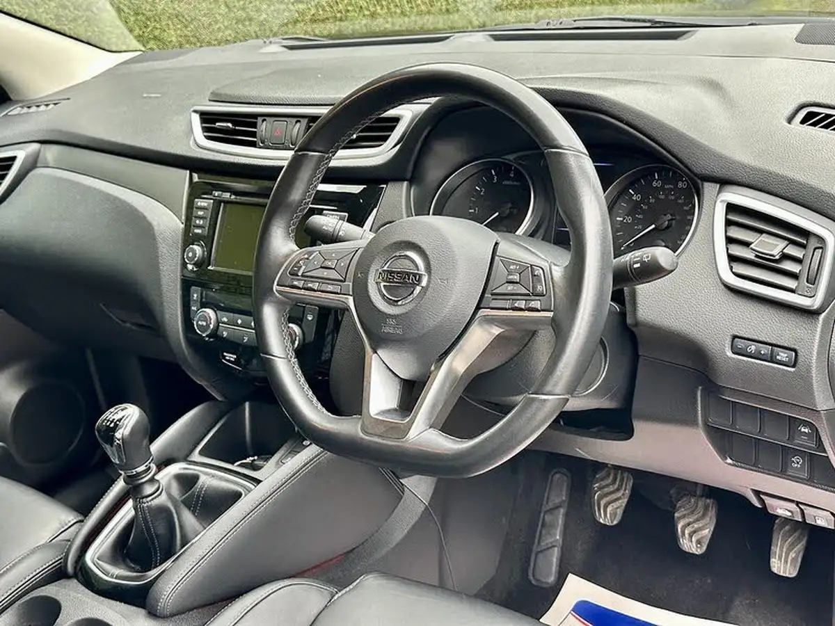 2020-nissan-qashqai-13-dig-t-n-motion-140ps-big-25
