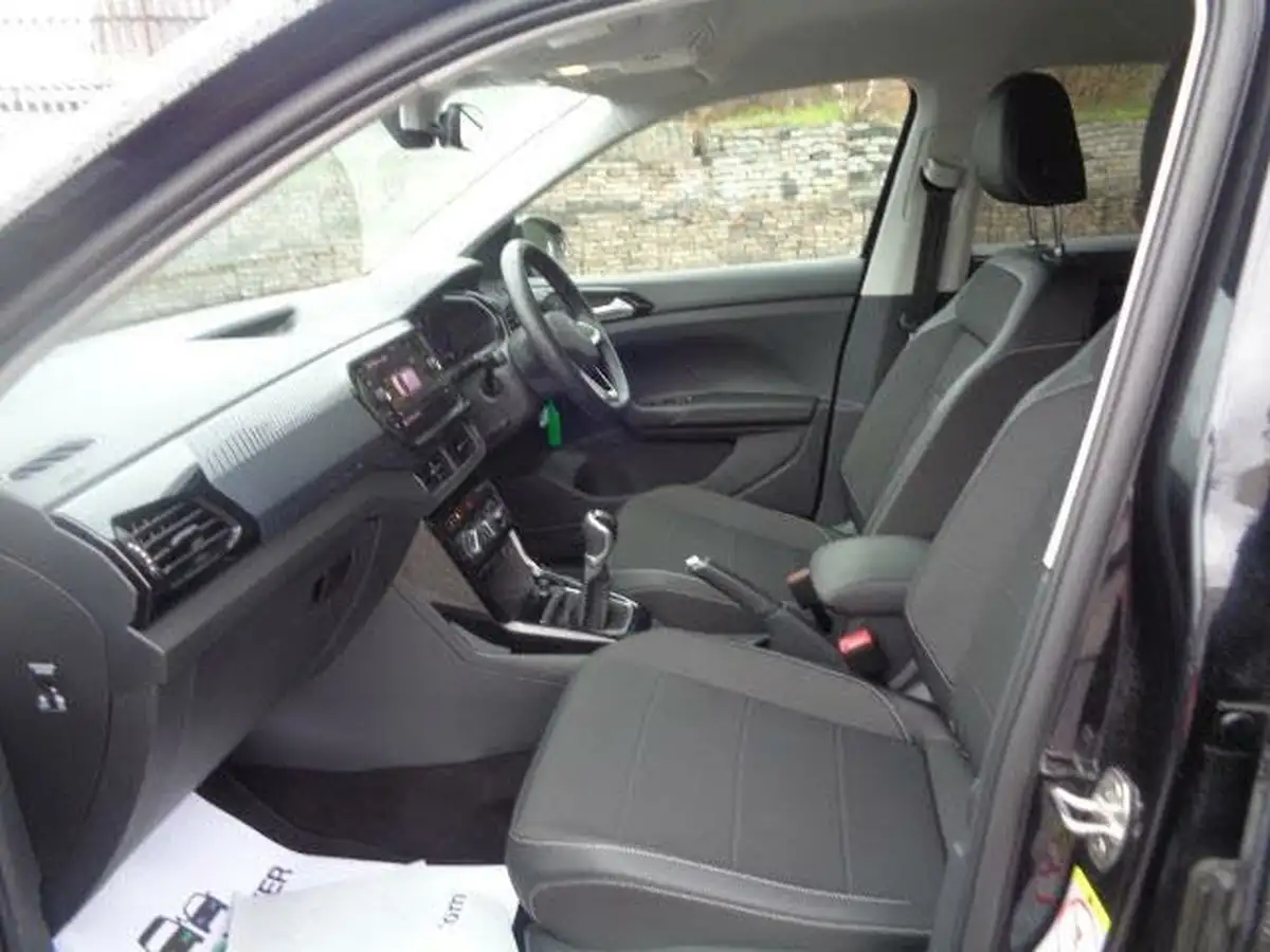 2023-volkswagen-t-cross-10-tsi-black-edition-110ps-big-10