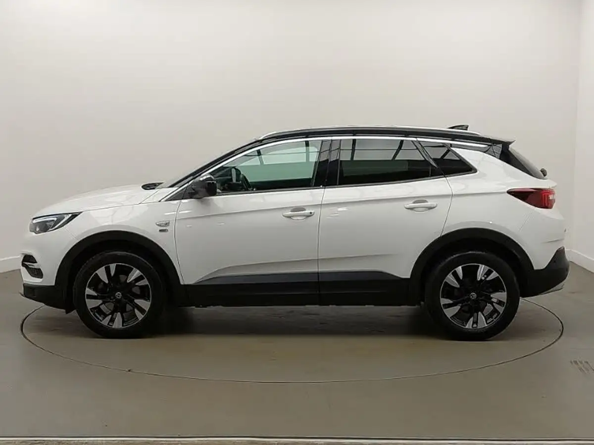 2021-vauxhall-grandland-x-12-griffin-big-3