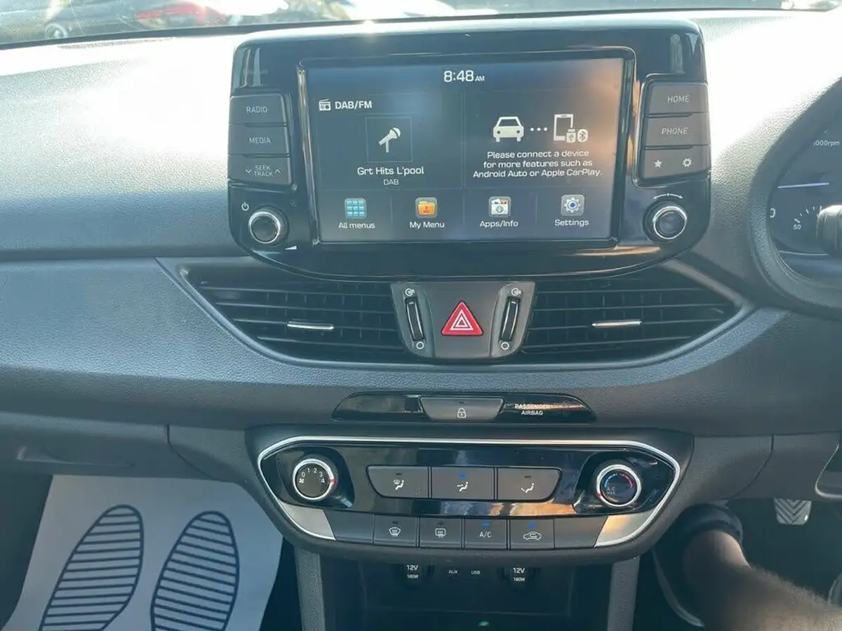 2018-hyundai-i30-10-t-gdi-se-hatchback-big-13