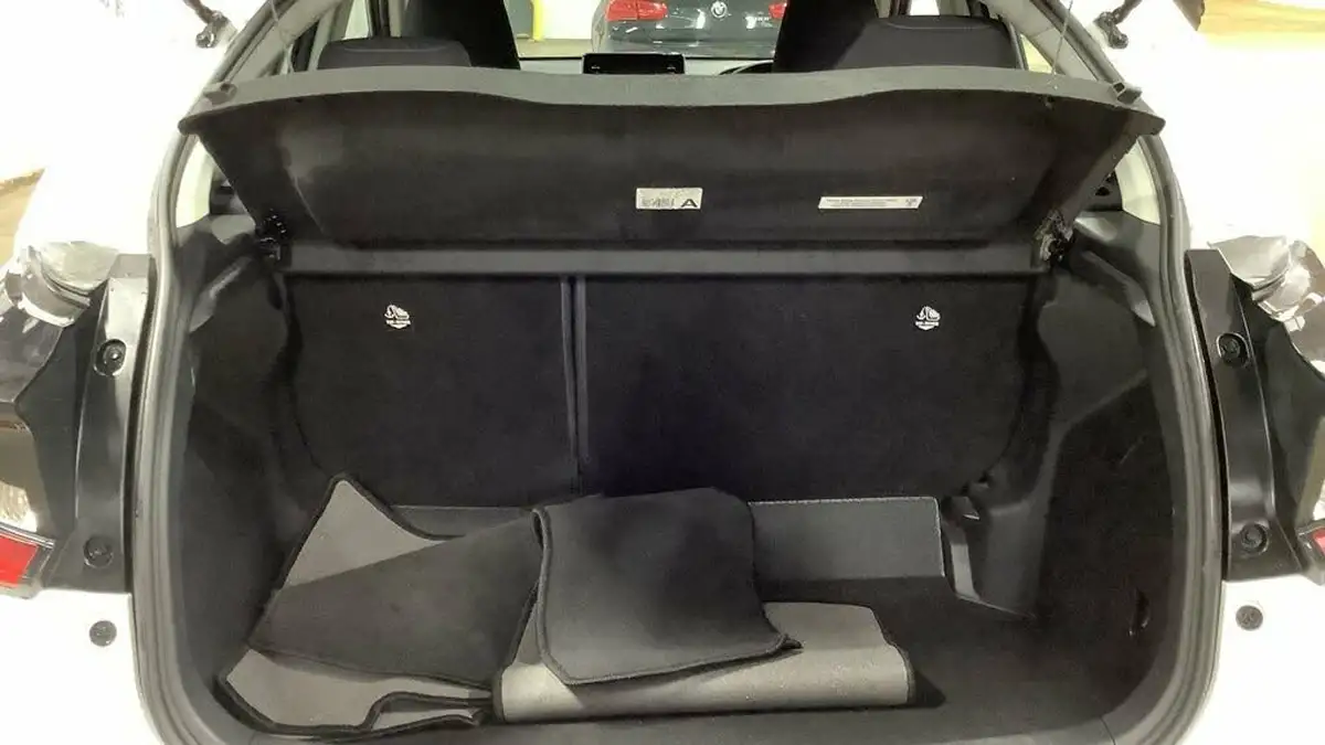 2021-toyota-yaris-15-vvt-i-icon-114bhp-hybrid-1490cc-e-cvt-big-10