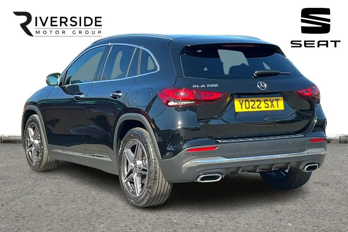 2022-mercedes-benz-gla-class-13-gla-200-amg-line-premium-big-2