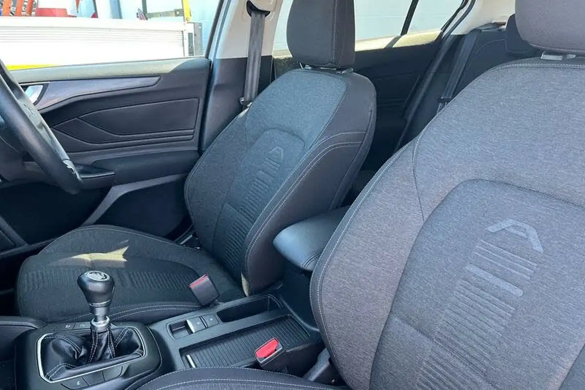 2021-ford-focus-big-18