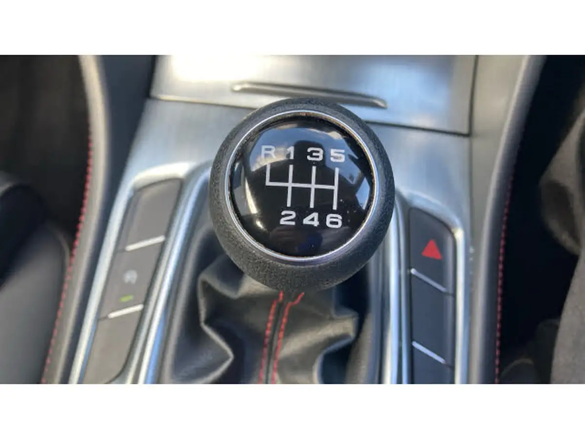2023-mg-hs-15t-gdi-excite-162ps-big-26