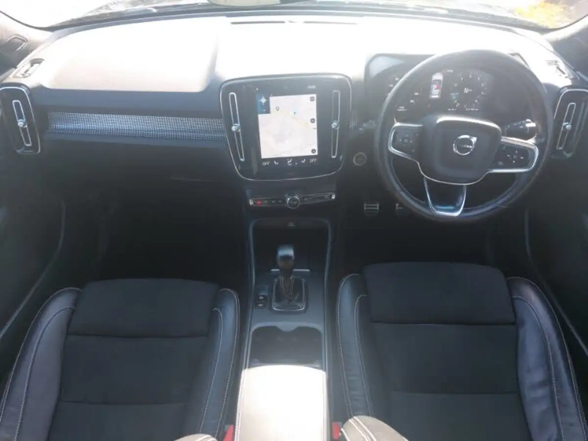 2021-volvo-xc40-15-t3-r-design-161bhp-big-2