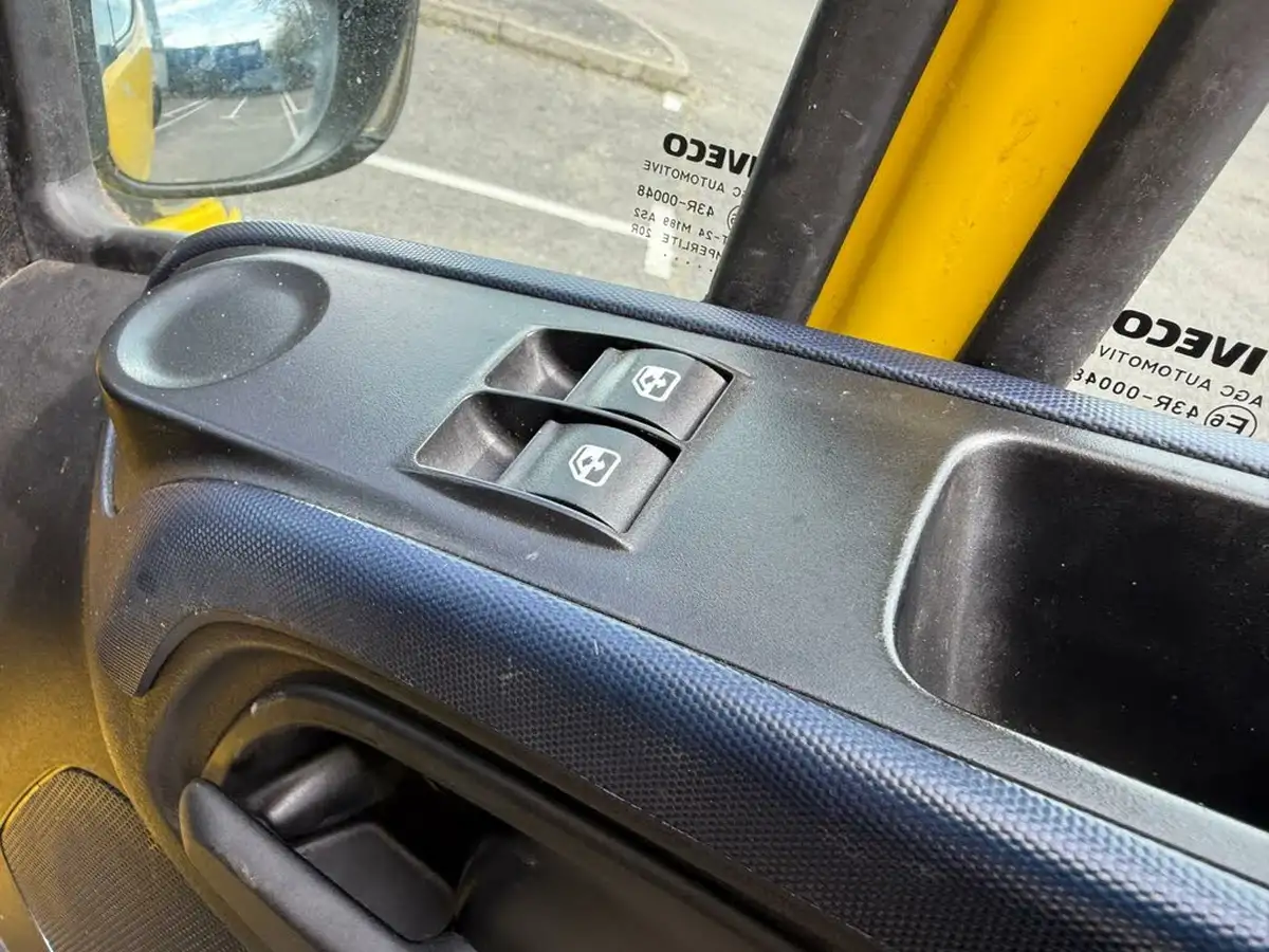 2019-iveco-daily-s-class-23td-35s12-4100-eu6-chassis-cab-hi-matic-big-24