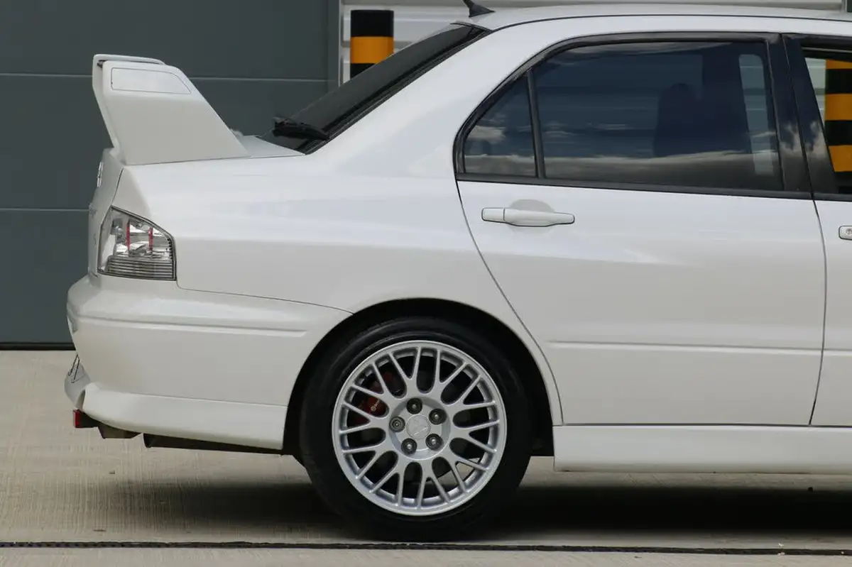 2002-mitsubishi-lancer-big-11