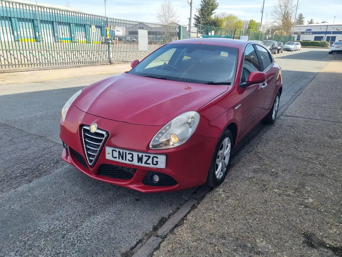 2013-alfa-romeo-giulietta-16td-lusso-big-5