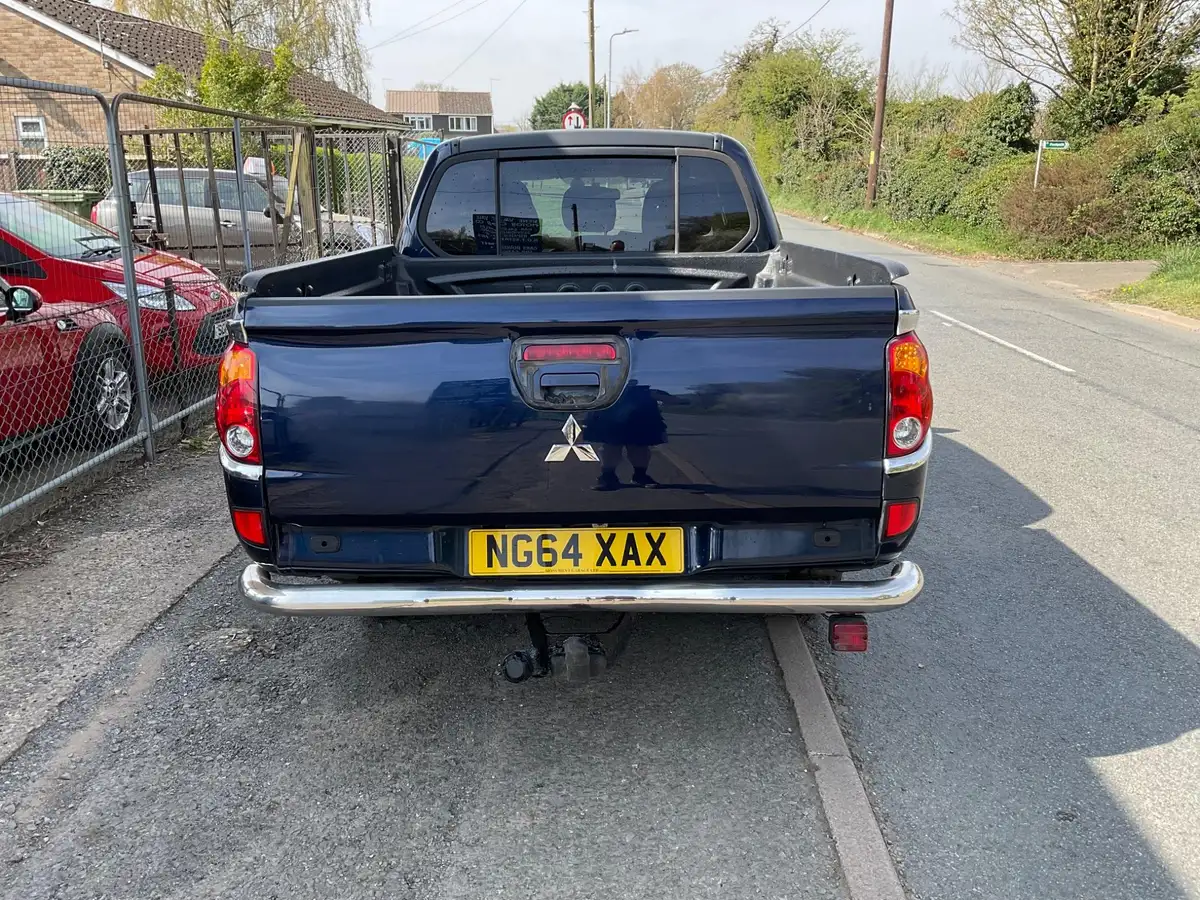 2015-mitsubishi-l200-25td-barbarian-big-4