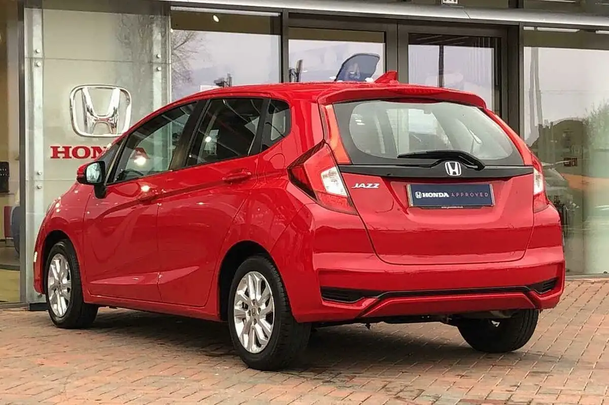 2019-honda-jazz-13-i-vtec-se-cvt-big-2