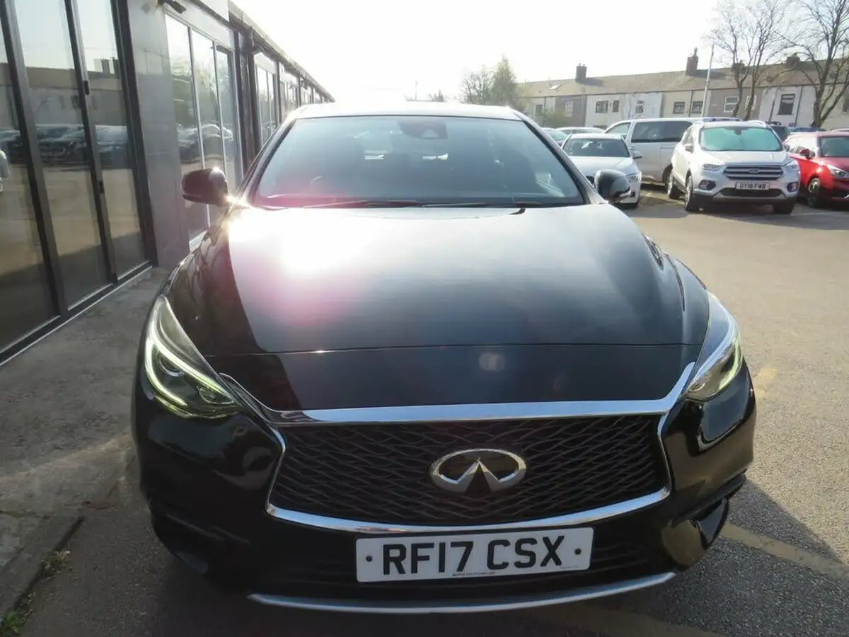 2017-infiniti-q30-15d-business-executive-dct-big-16