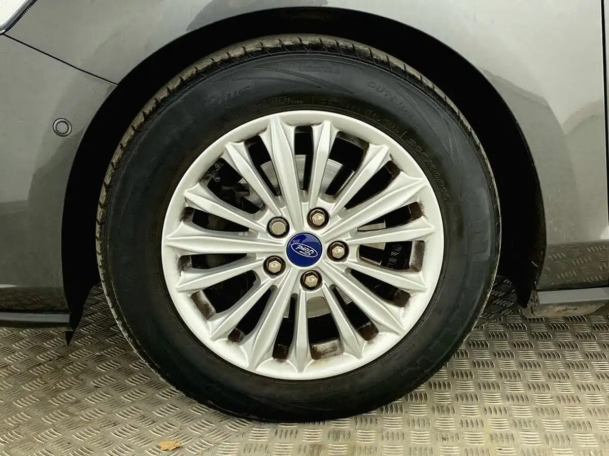 2019-ford-focus-10t-titanium-ss-hatchback-big-10