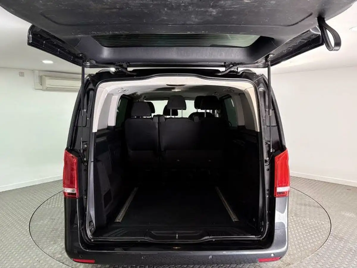 2022-mercedes-benz-vito-big-36