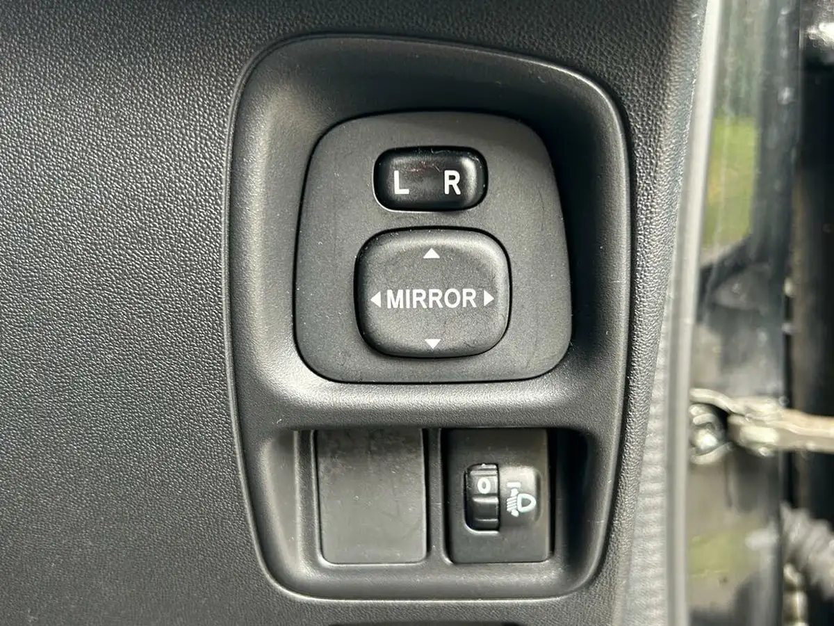 2014-toyota-aygo-10-vvt-i-x-clusiv-5d-big-25