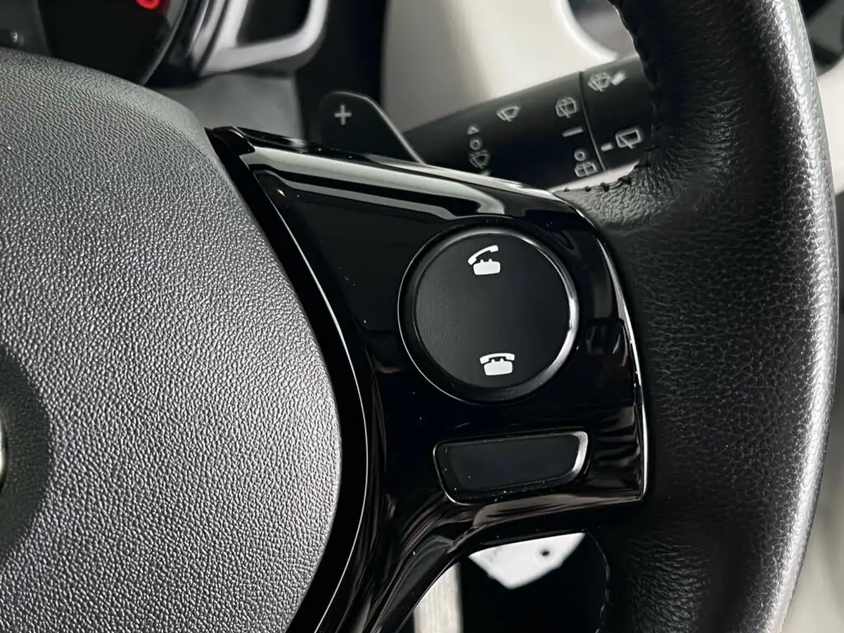 2017-toyota-aygo-10-vvt-i-x-style-71bhp-x-shift-big-18
