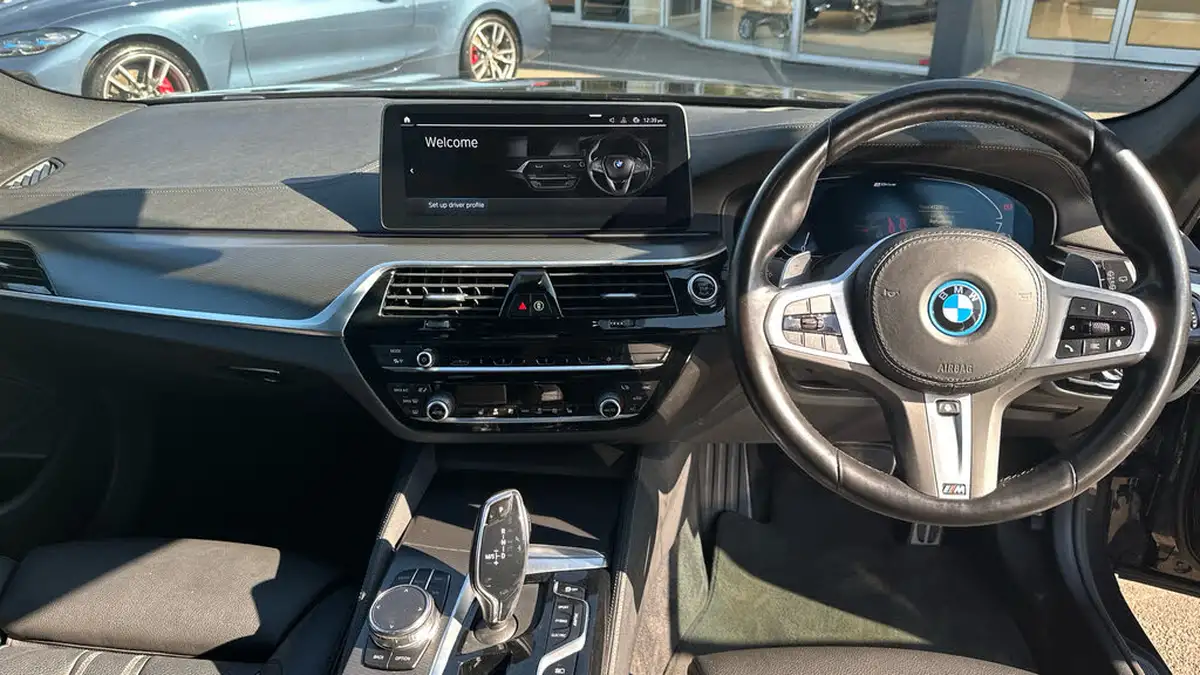 2022-bmw-5-series-20-530e-m-sport-touring-5d-big-13