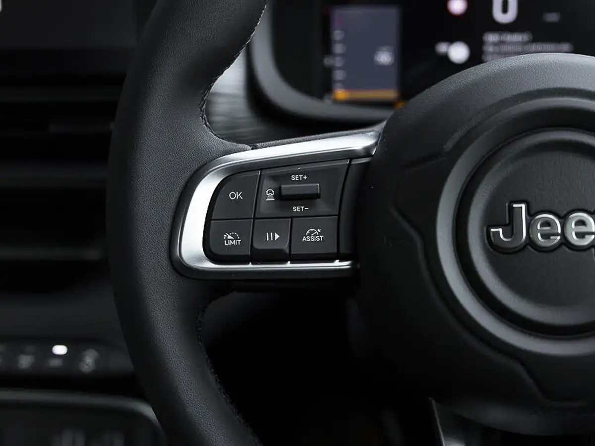 2025-jeep-avenger-12-gse-altitude-big-6