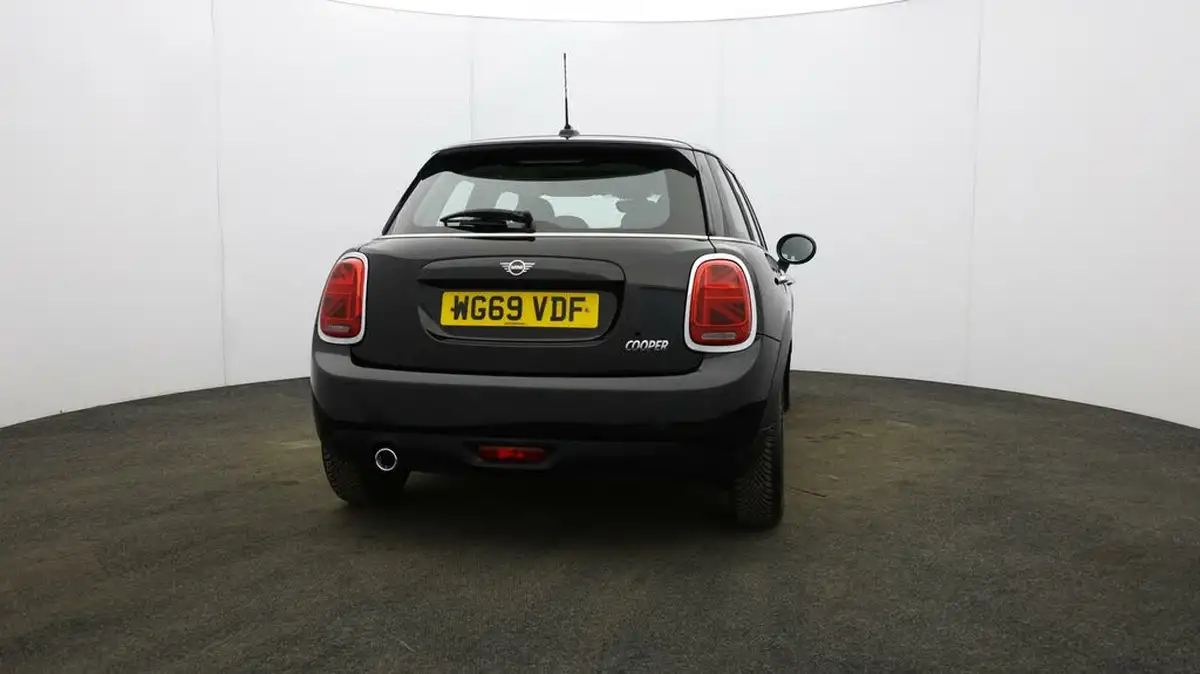 2019-mini-cooper-15-cooper-classic-hatchback-5d-big-54