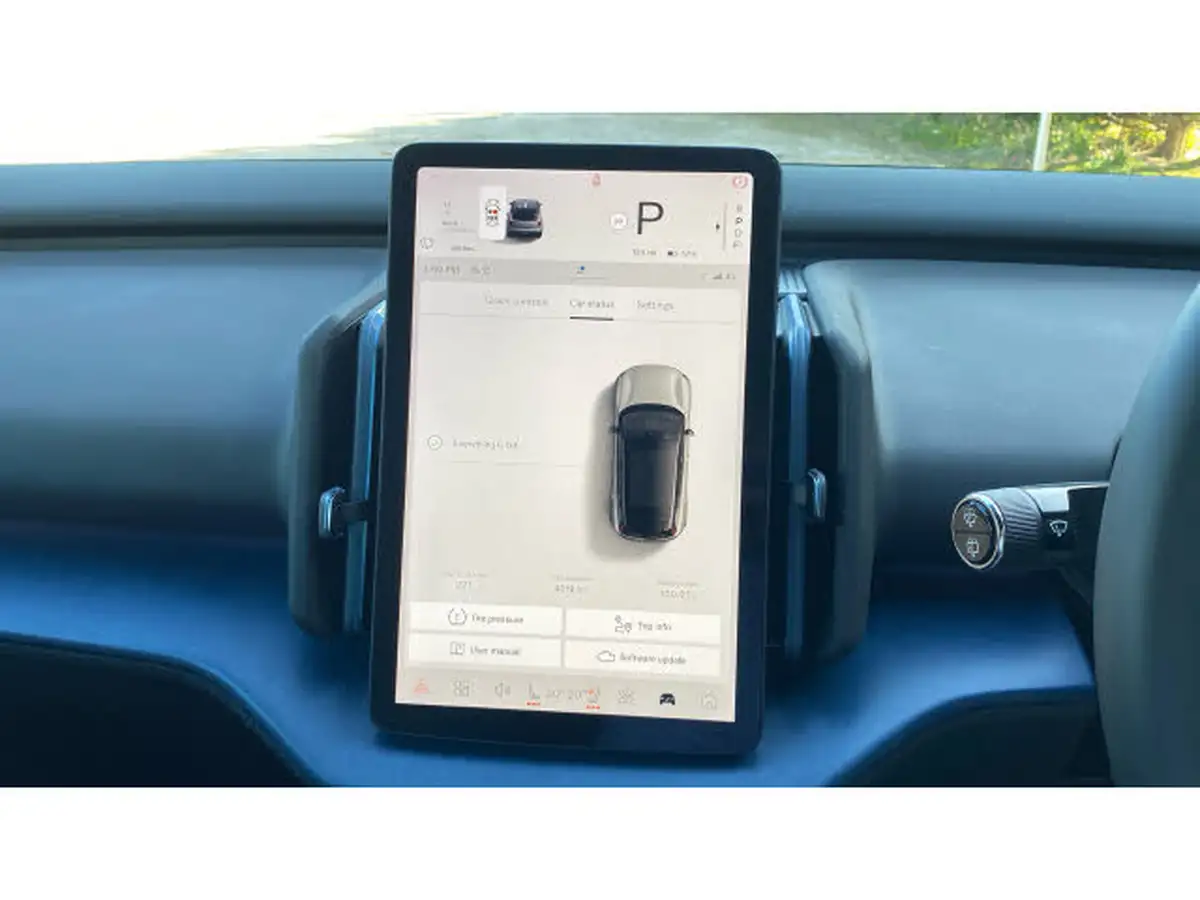 2024-volvo-ex30-e-single-motor-plus-extended-range-big-28