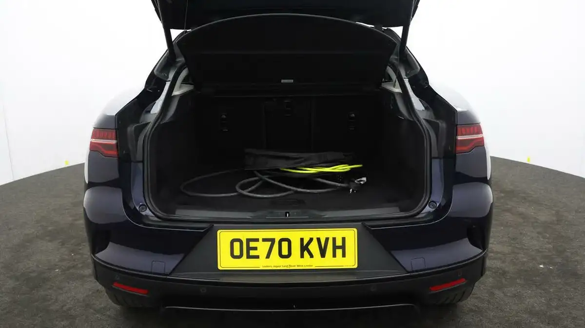 2021-jaguar-i-pace-ev400-se-big-17