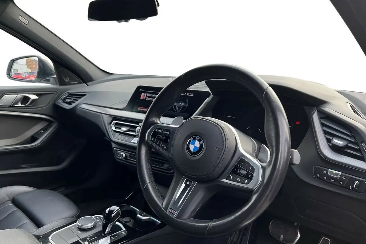 2022-bmw-1-series-20-m135i-xdrive-big-9