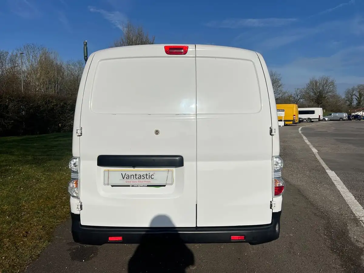2020-nissan-env200-e-acenta-panel-van-auto-big-7