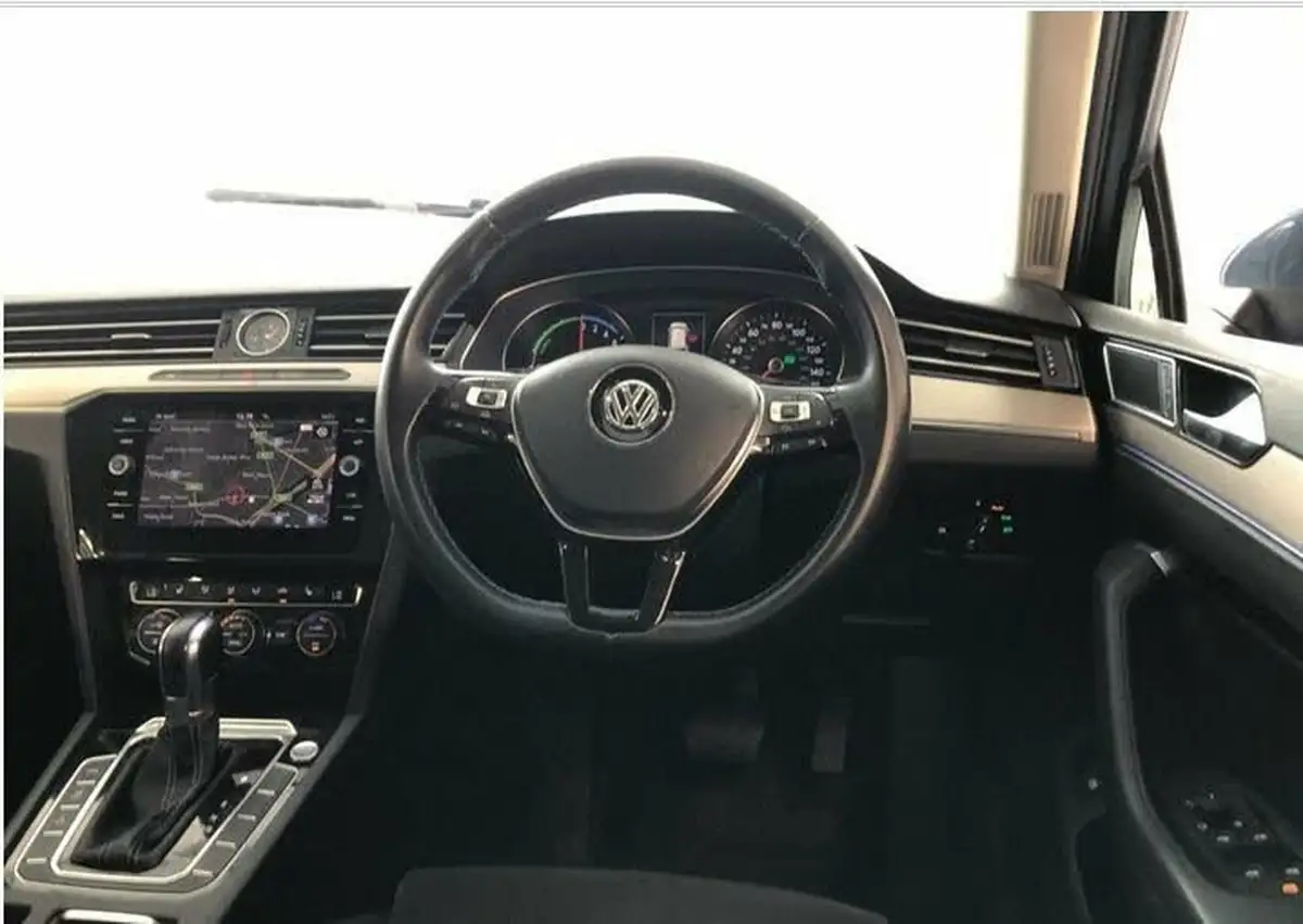 2018-volkswagen-passat-14-tsi-gte-estate-5d-big-30