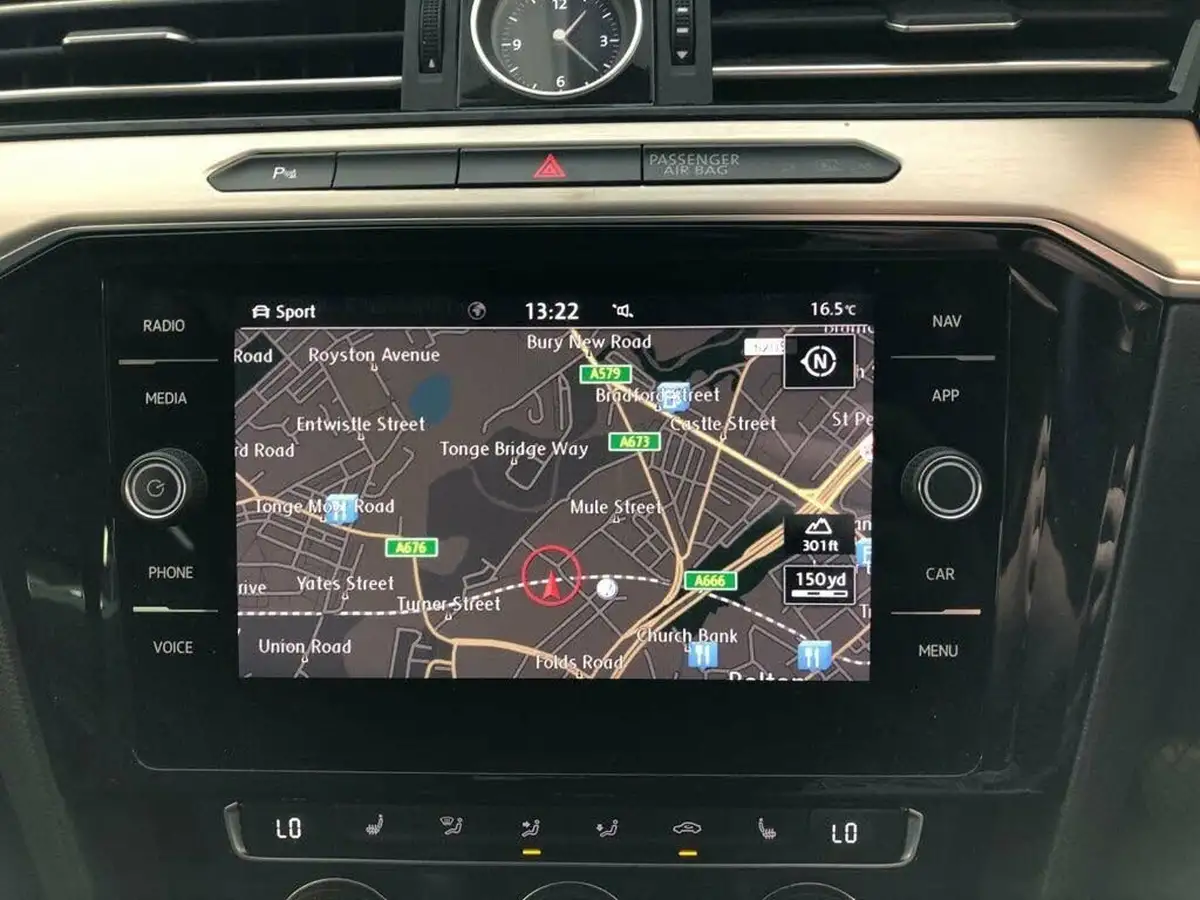 2018-volkswagen-passat-14-tsi-gte-estate-5d-big-4