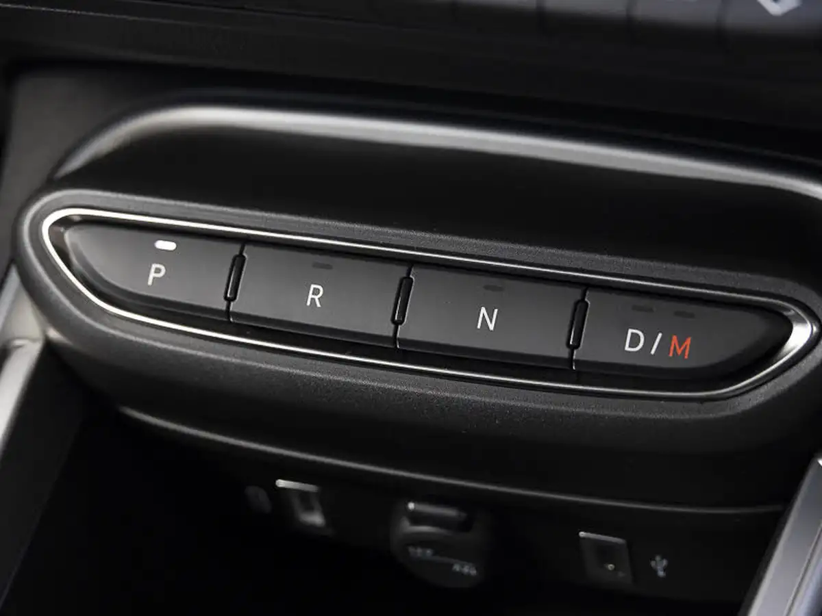 2025-jeep-avenger-12-gse-altitude-e-hybrid-48v-auto-big-9