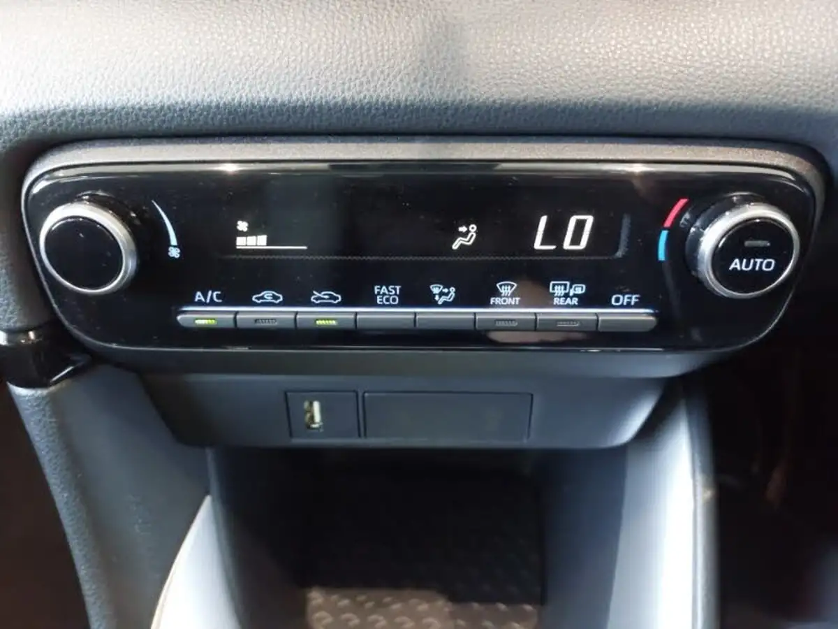 2021-toyota-yaris-15-vvt-i-design-big-18