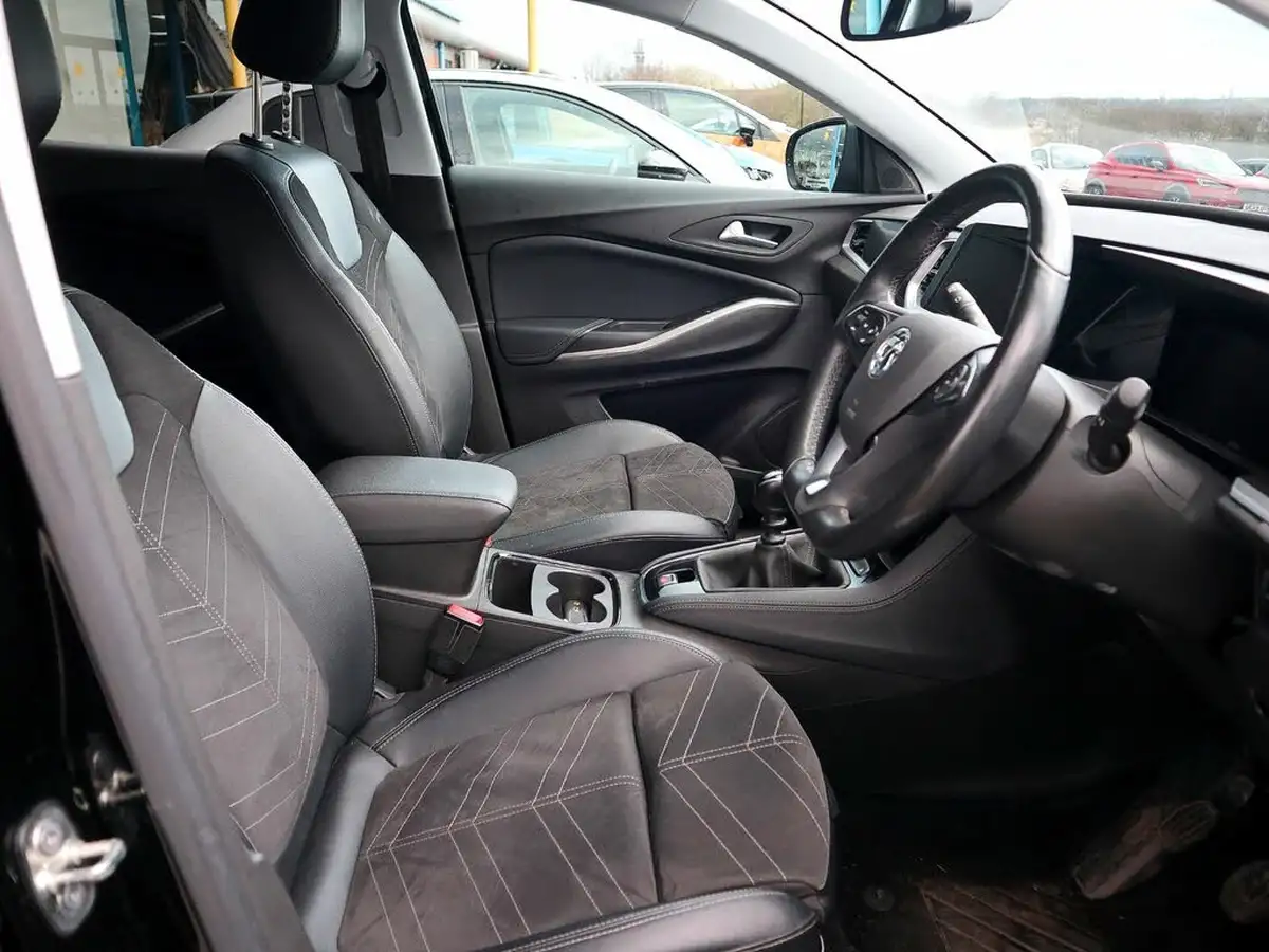 2022-vauxhall-grandland-12-ultimate-big-2