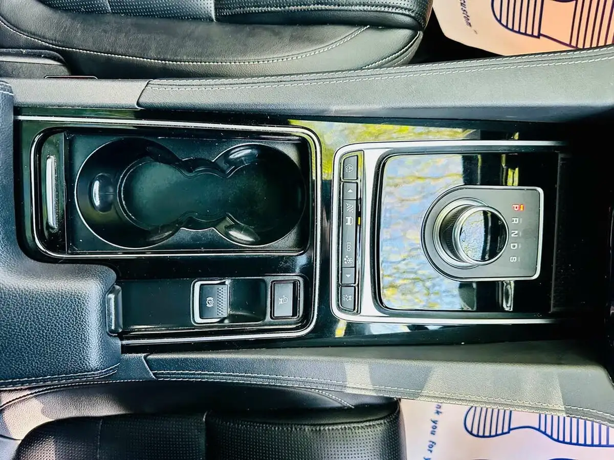 2021-jaguar-f-pace-20i-chequered-flag-big-14