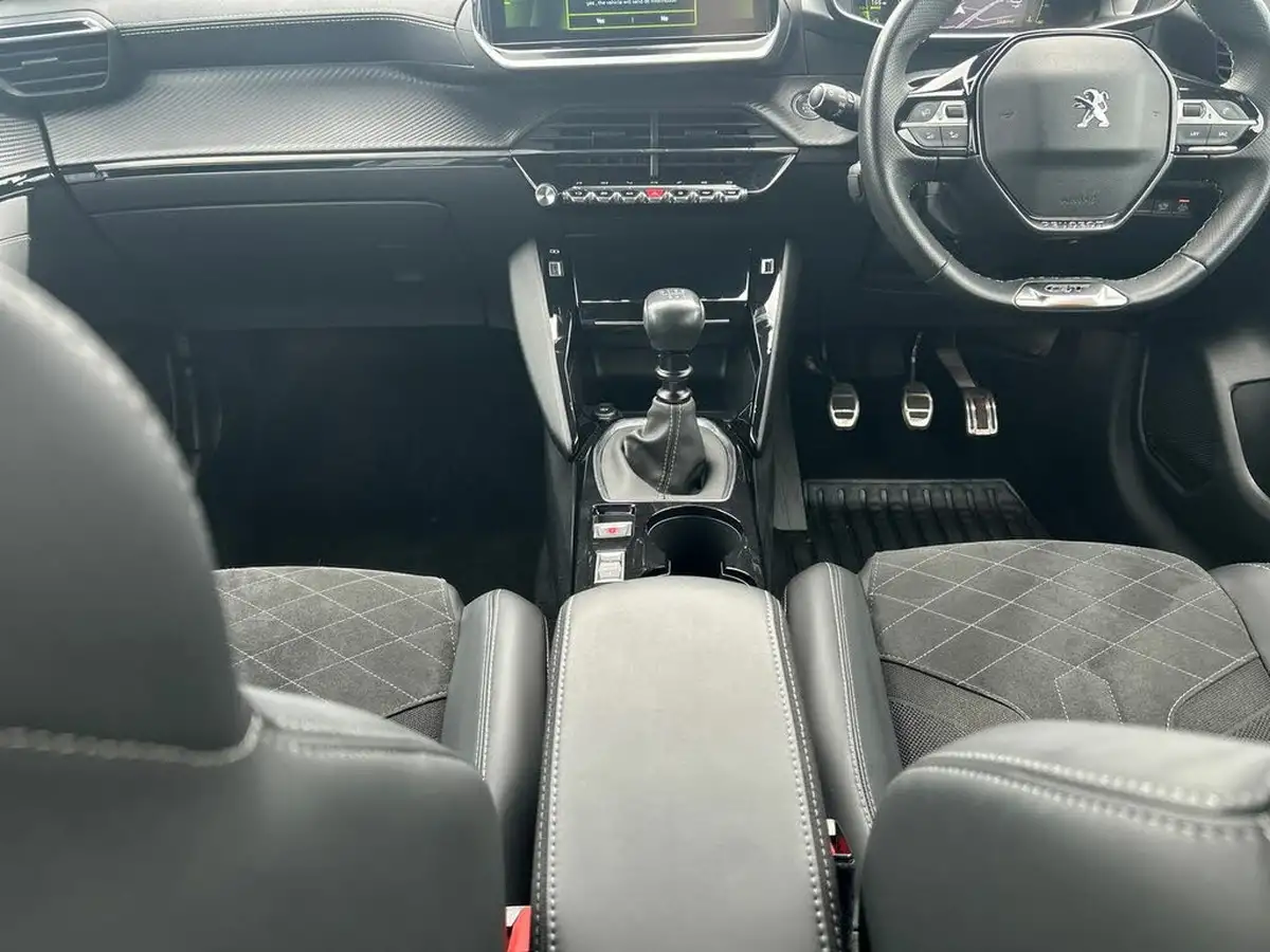 2022-peugeot-208-12-puretech-gt-premium-100bhp-big-35