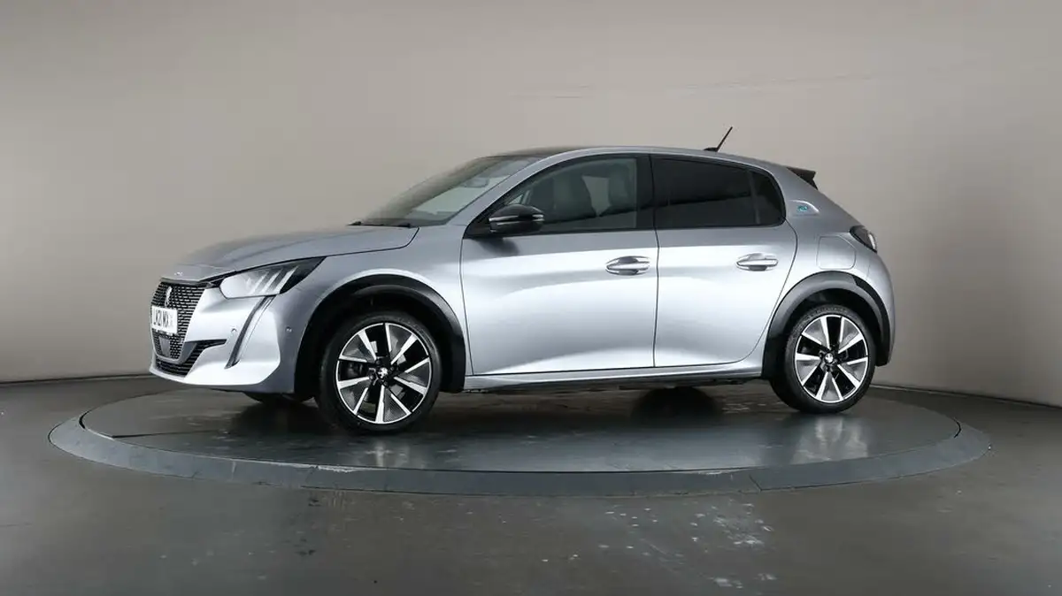 2021-peugeot-208-e-gt-50kwh-big-34