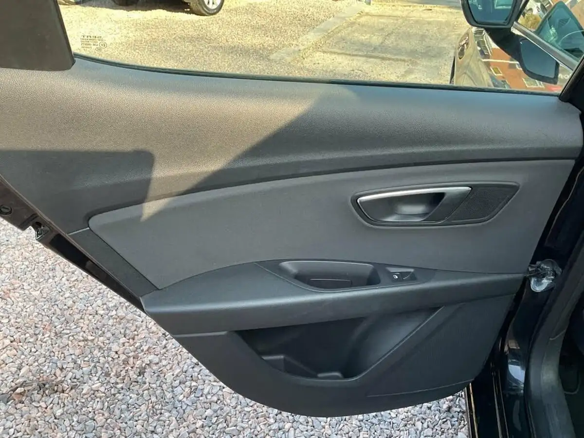 2014-seat-leon-16tdi-se-tech-pack-cr-105ps-ss-hatchback-5d-big-23