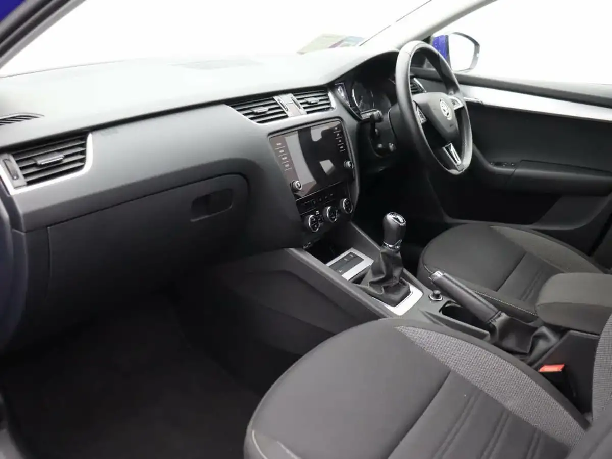 2019-skoda-octavia-10-tsi-se-technology-hatchback-big-7