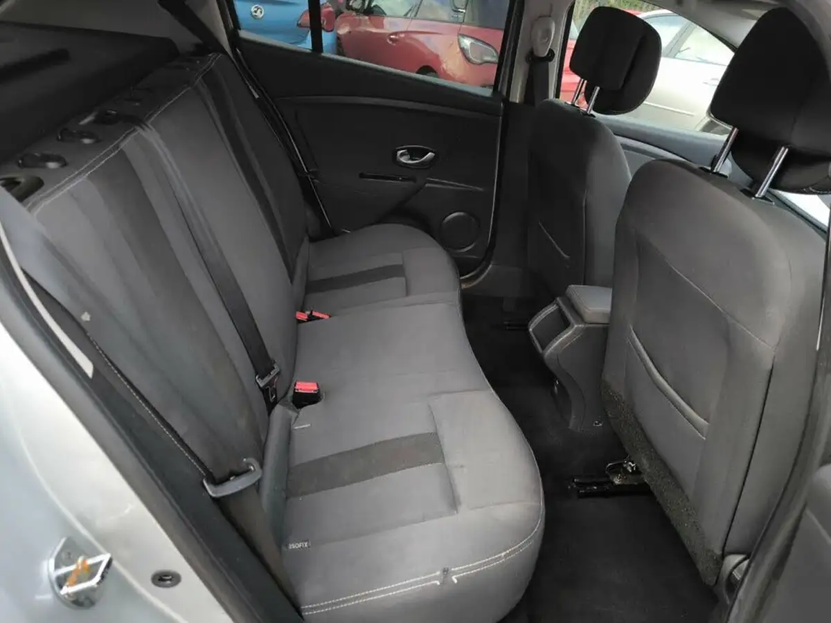 2011-renault-megane-16-dynamique-tom-tom-vvt-110-hatchback-5d-big-14
