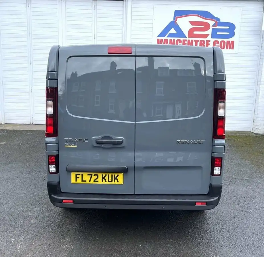 2022-renault-trafic-20dci-ll30-130-sport-big-15