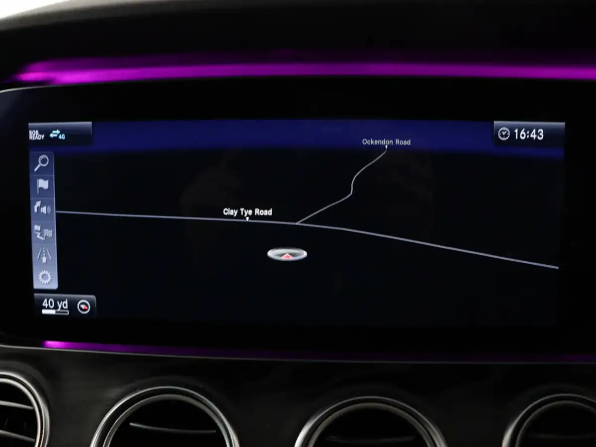 2019-mercedes-benz-e-class-20d-e220d-amg-line-saloon-4d-plus-big-15