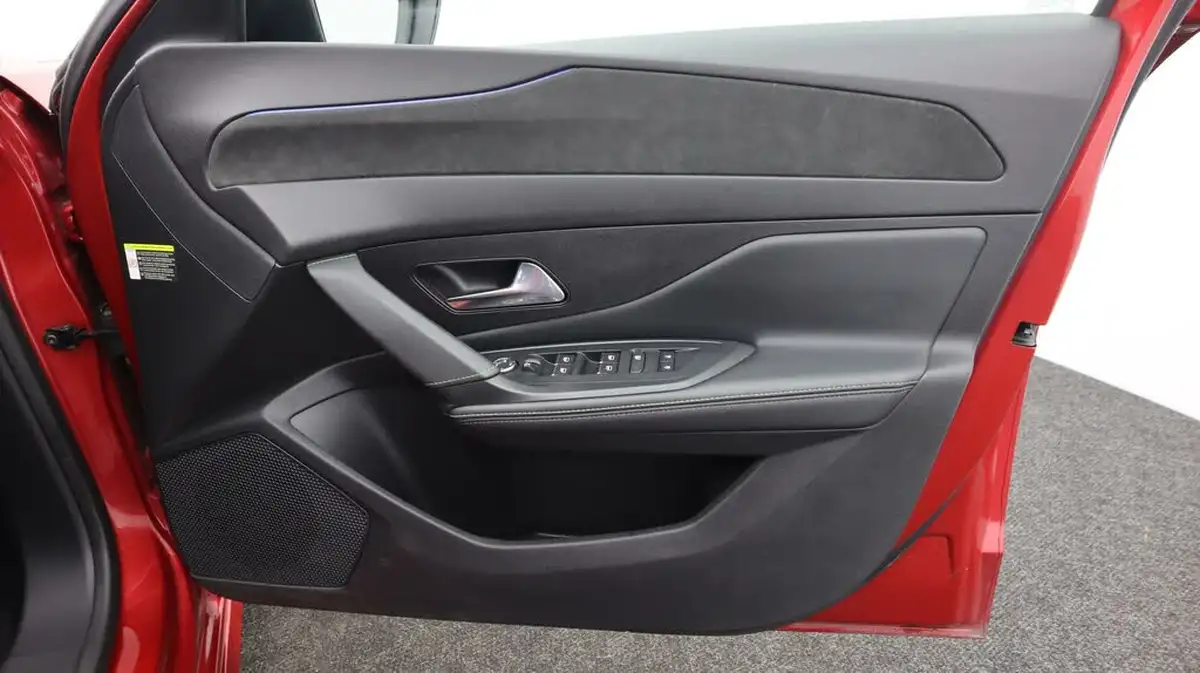 2022-peugeot-308-16-puretech-gt-premium-225bhp-big-14
