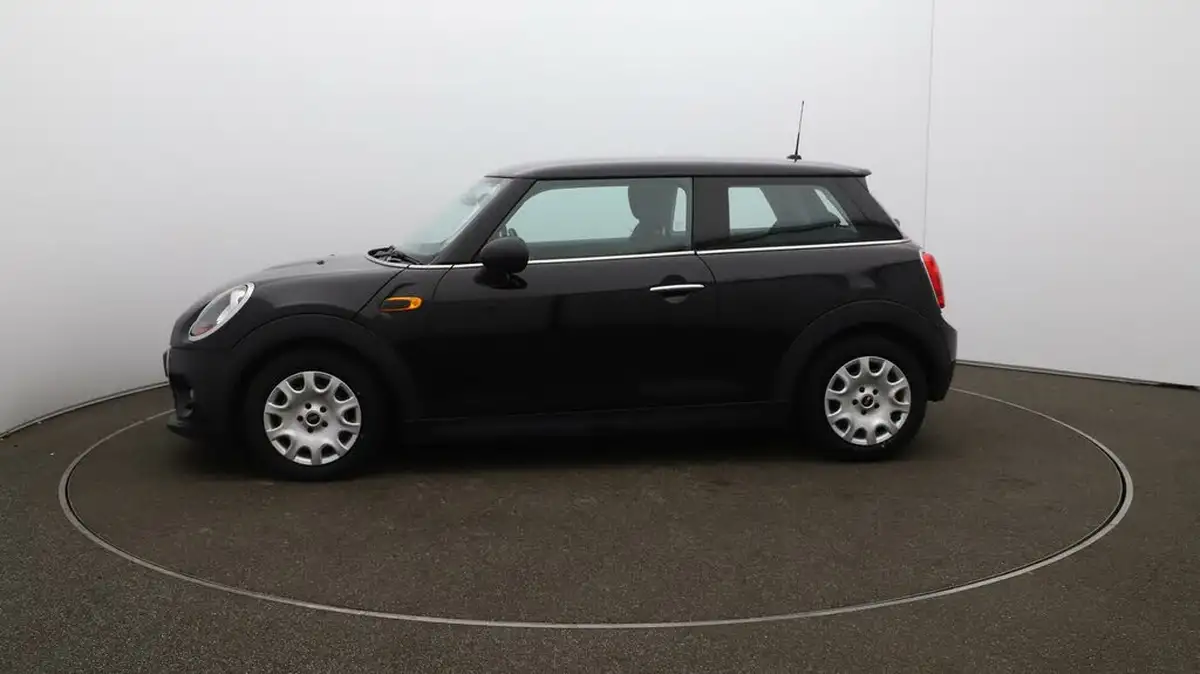 2017-mini-cooper-15-one-ss-3d-big-4