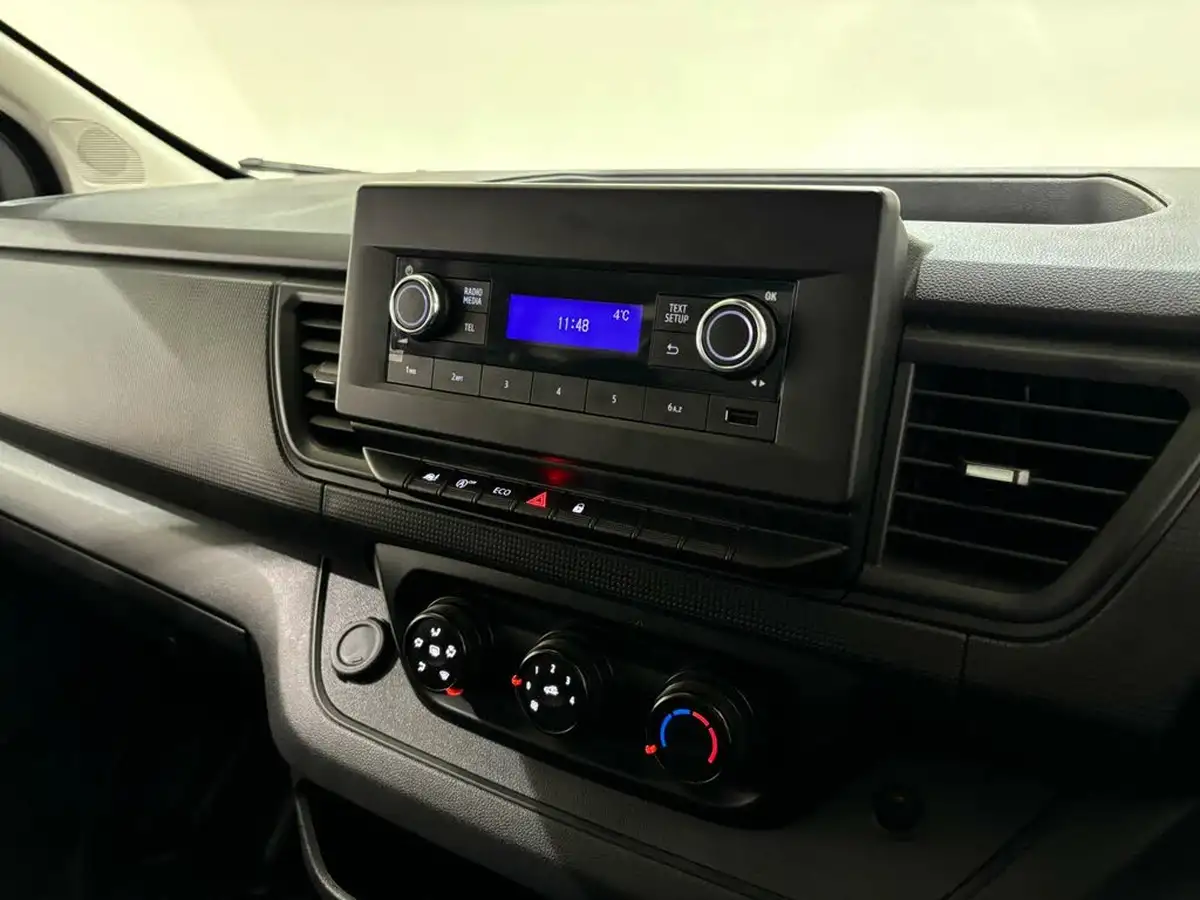 2022-renault-trafic-20dci-ll30-130-business-panel-big-5
