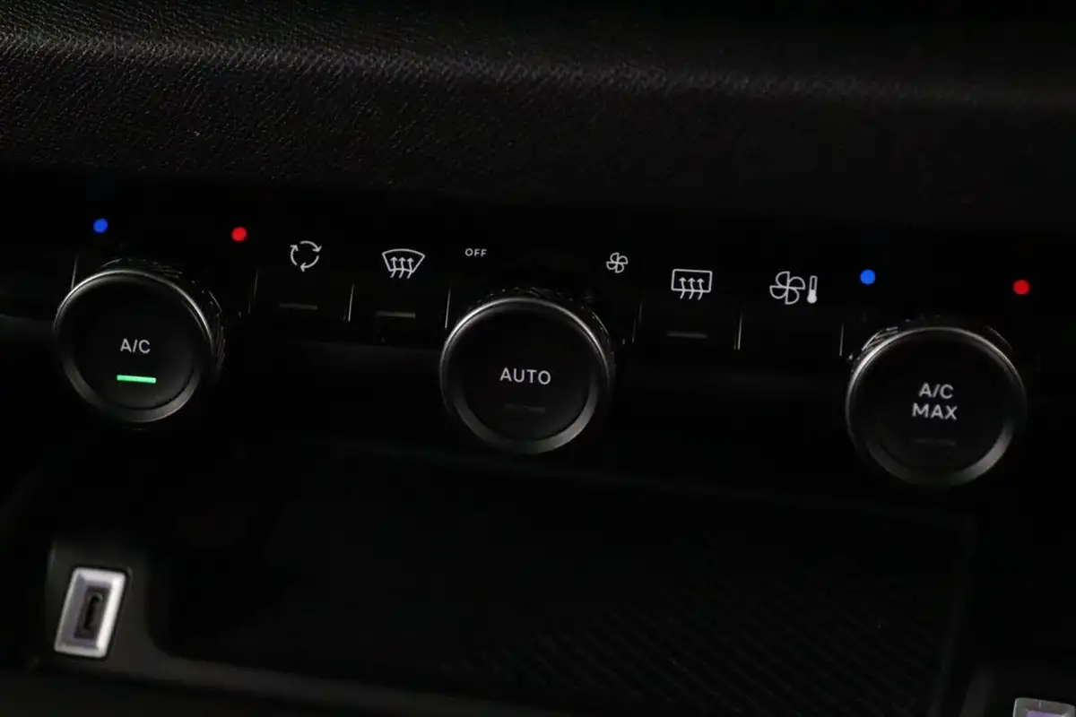 2021-citroen-c4-12-puretech-shine-130ps-big-20