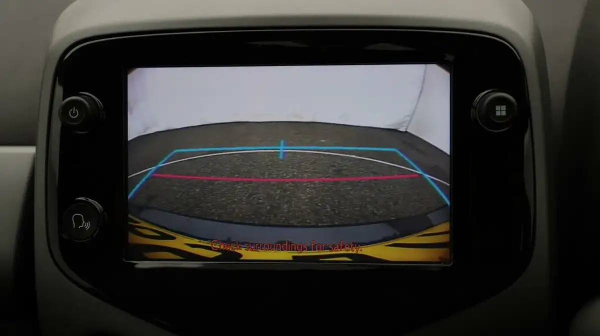 2019-toyota-aygo-10-vvt-i-x-play-big-25