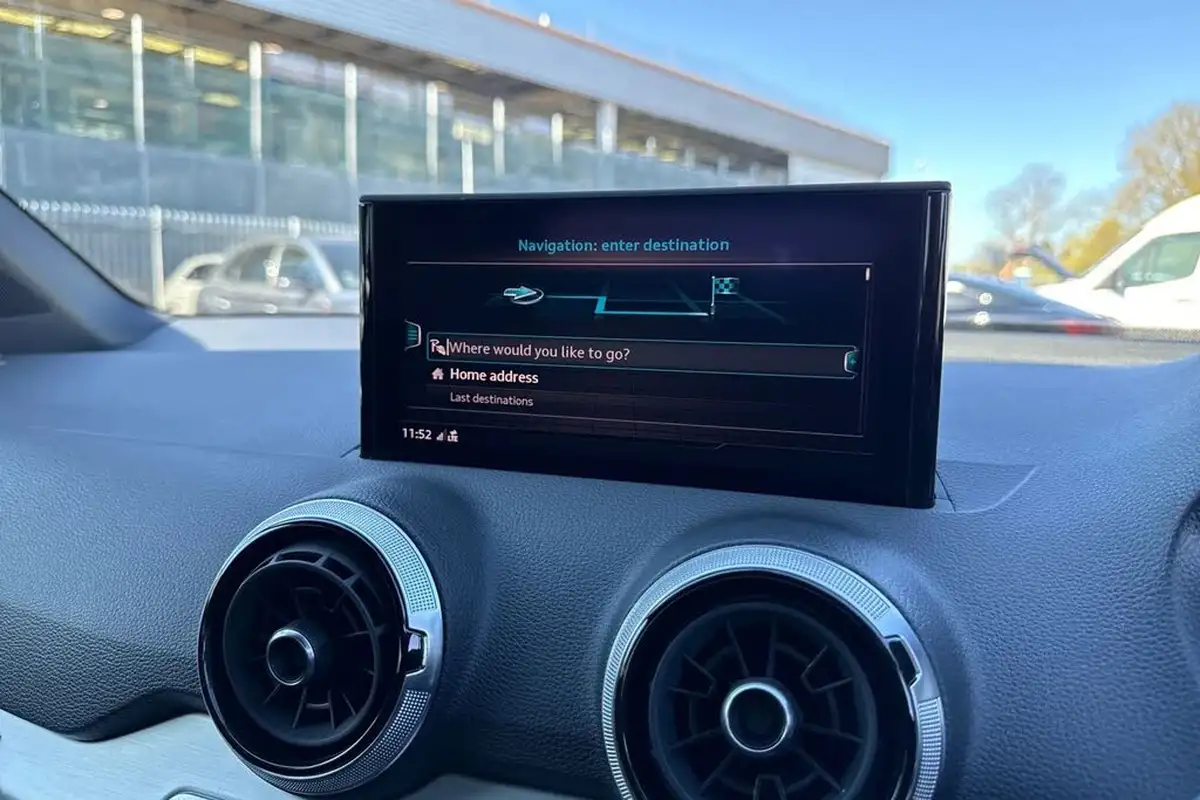 2022-audi-q2-15-35-tfsi-black-edition-s-tronic-big-39