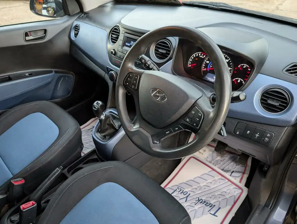 2015-hyundai-i10-10-blue-drive-se-isg-big-15