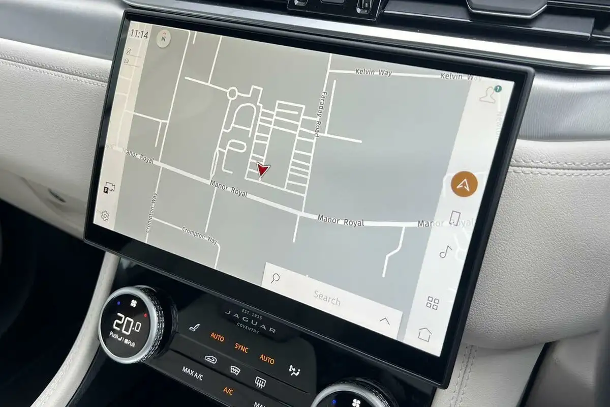 2024-jaguar-f-pace-20-d200-r-dynamic-se-black-90th-anniversary-edition-big-3
