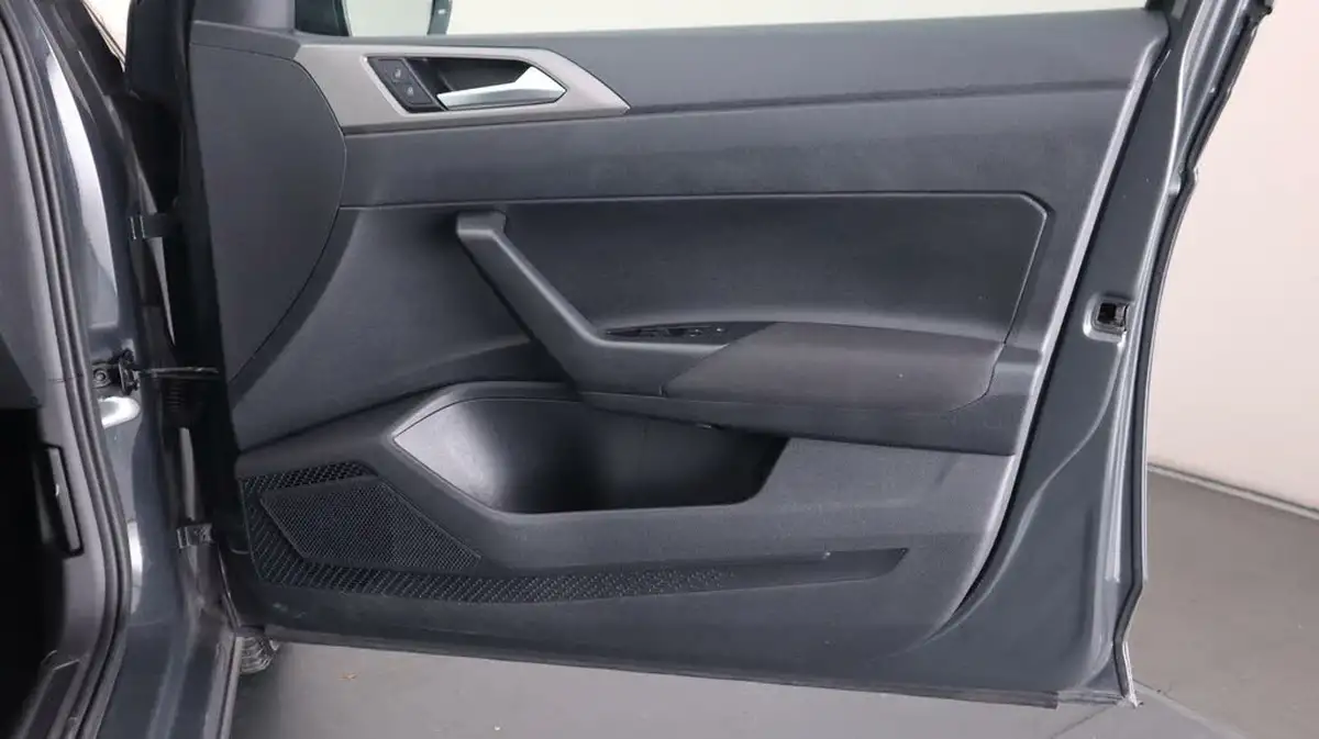 2020-volkswagen-polo-10-tsi-match-big-14